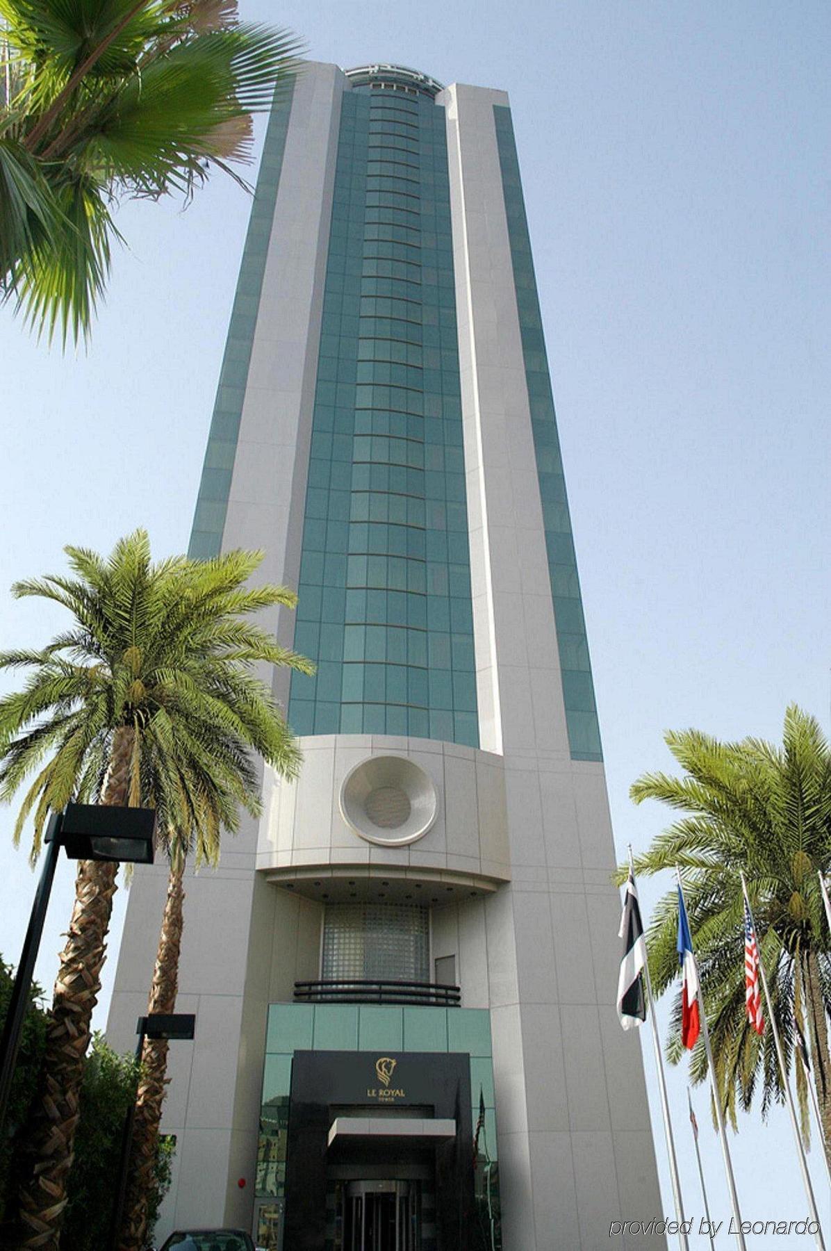 Отель Le Royal Tower Кувейт Экстерьер фото
